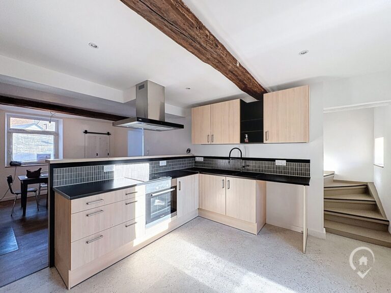 Condrogest - Superbe maison 3 chambres au centre de Beauraing LOUE