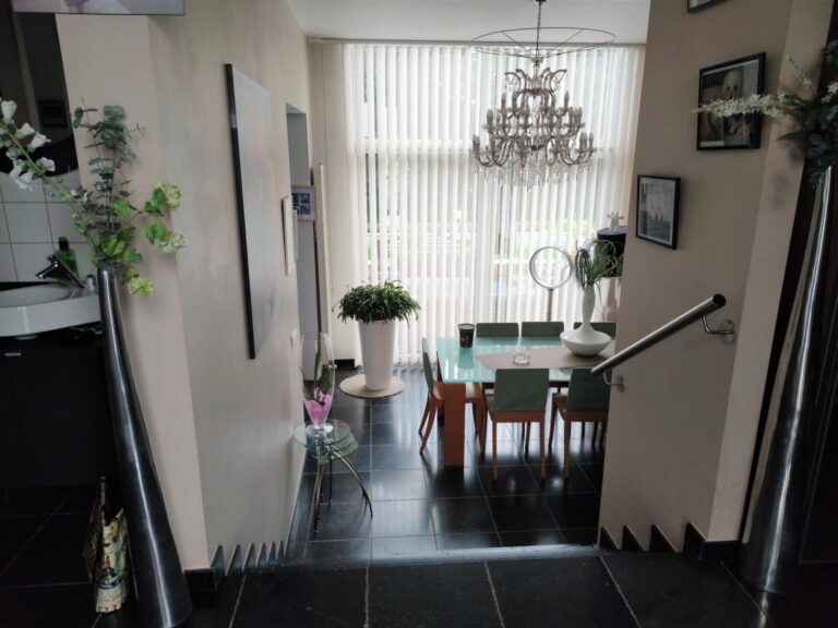 Condrogest - Magnifique maison avec studio aménagé et piscine