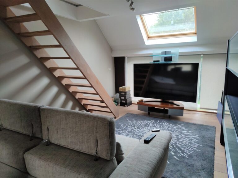 Condrogest - Magnifique maison avec studio aménagé et piscine