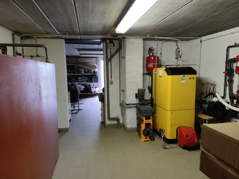 Condrogest - Magnifique maison avec studio aménagé et piscine