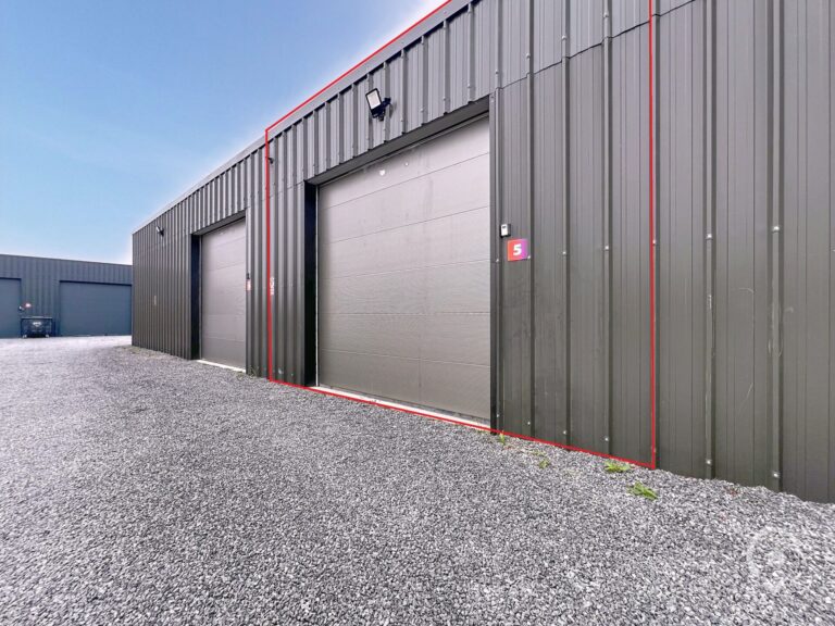 Condrogest - Hall 36m² à louer dans le zoning d'Achêne