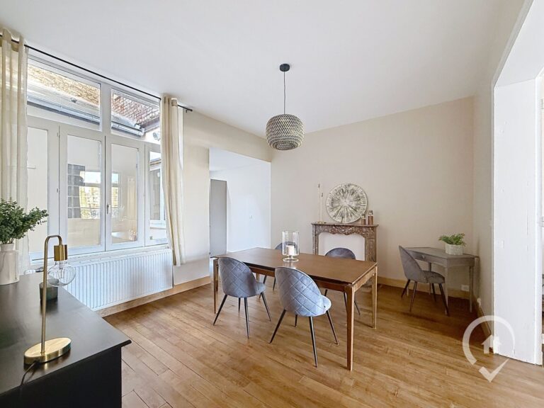 Condrogest - Maison de maître rénovée à vendre à Givet (France)