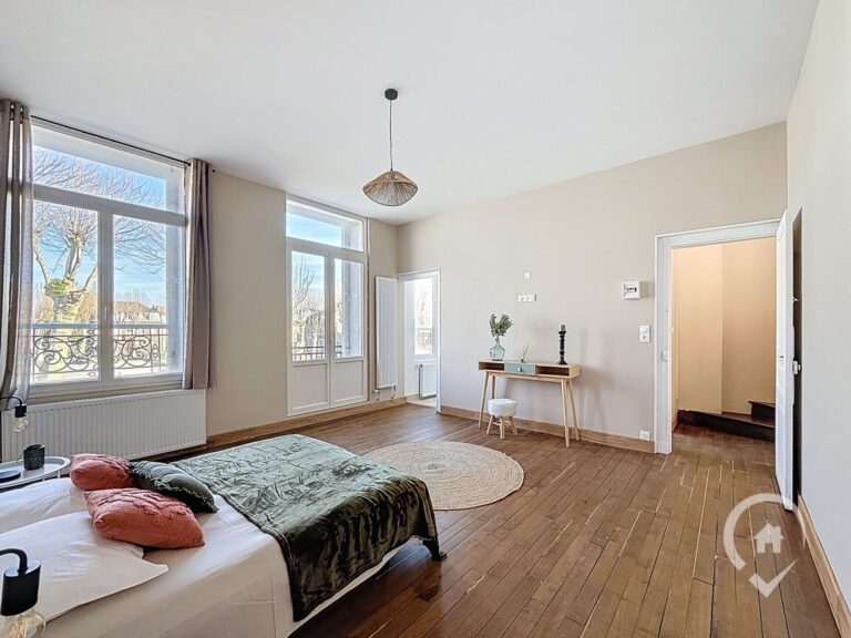 Condrogest - Maison de maître rénovée à vendre à Givet (France)