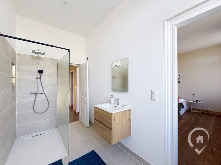 Condrogest - Maison de maître rénovée à vendre à Givet (France)