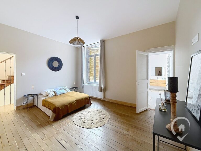 Condrogest - Maison de maître rénovée à vendre à Givet (France)