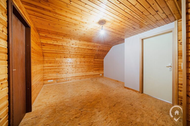 Condrogest - Villa 4 chambres avec garage et sous-sols à vendre à Dinant