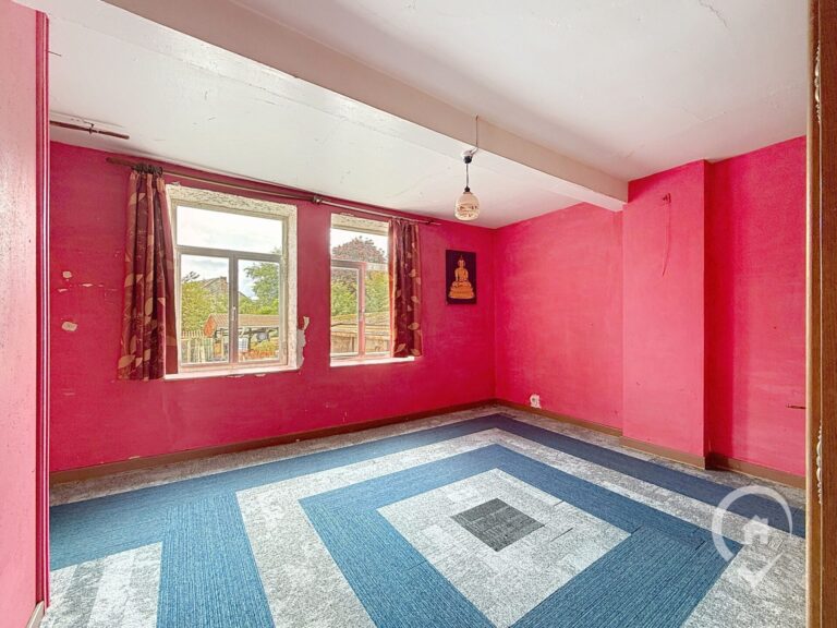 Condrogest - Maison en pierres à vendre à Winenne