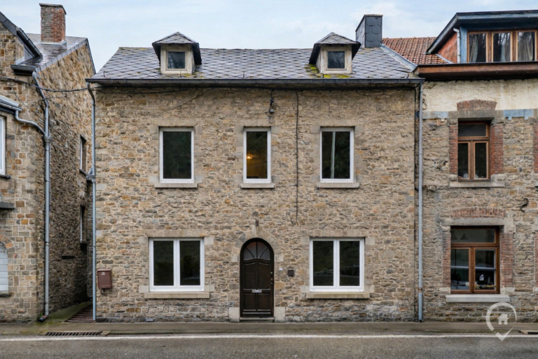 Condrogest - Maison composée de 2 unités à vendre, en bord de Meuse