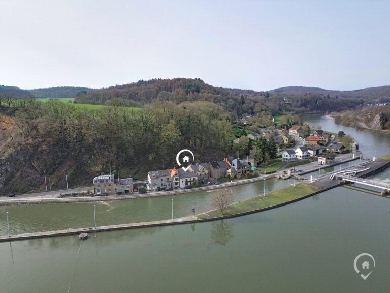 Condrogest - Maison composée de 2 unités à vendre, en bord de Meuse
