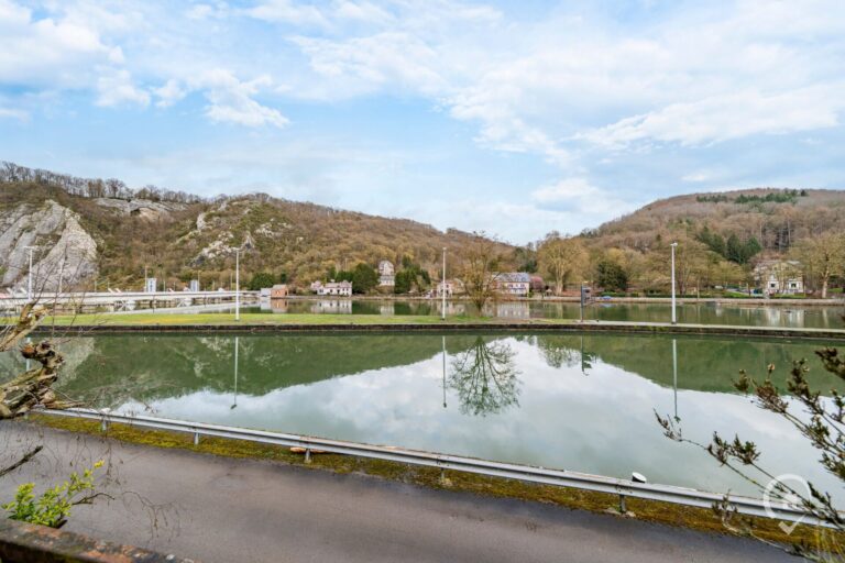 Condrogest - Maison composée de 2 unités à vendre, en bord de Meuse