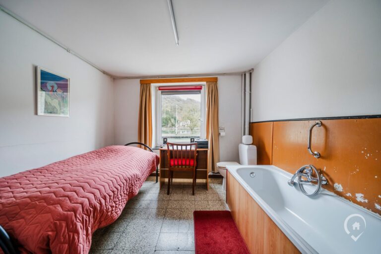 Condrogest - Maison composée de 2 unités à vendre, en bord de Meuse