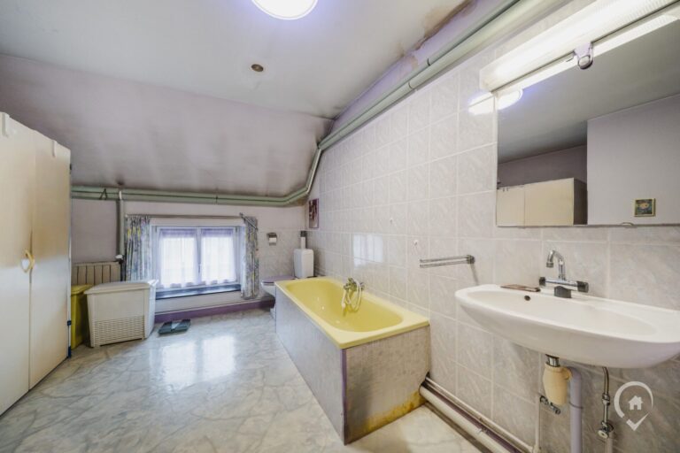 Condrogest - Maison composée de 2 unités à vendre, en bord de Meuse