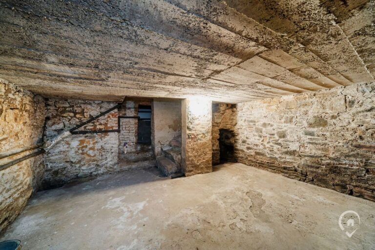 Condrogest - Maison composée de 2 unités à vendre, en bord de Meuse