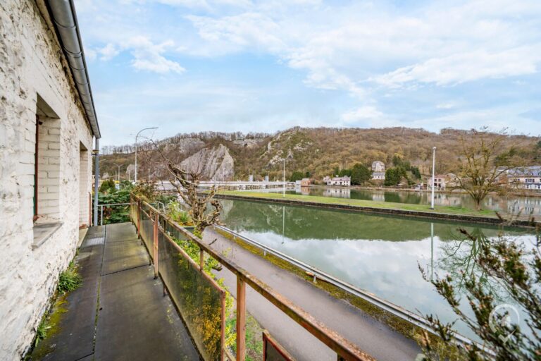 Condrogest - Maison composée de 2 unités à vendre, en bord de Meuse