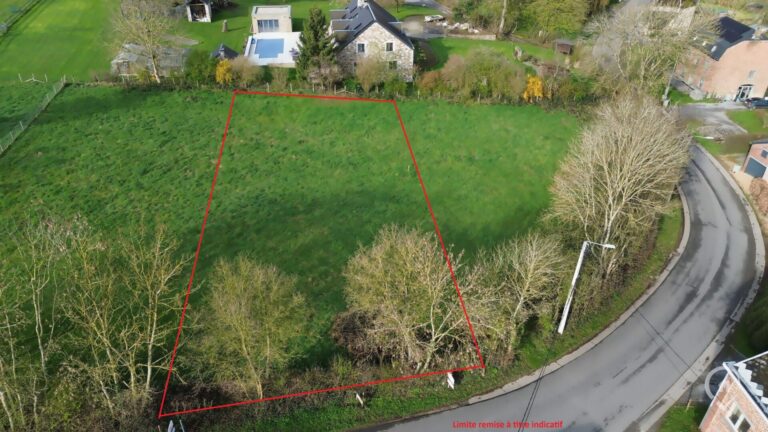 Condrogest - Superbe terrain plat idéalement située à Heyd