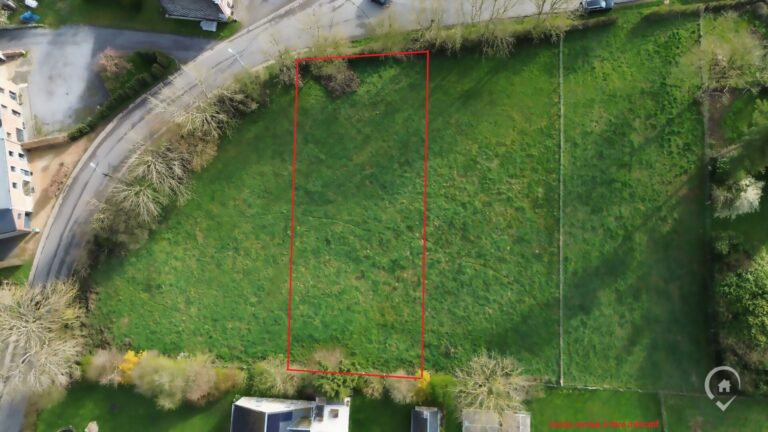 Condrogest - Superbe terrain plat idéalement située à Heyd