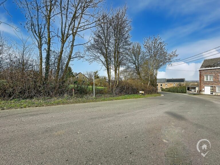 Condrogest - Superbe terrain plat idéalement située à Heyd