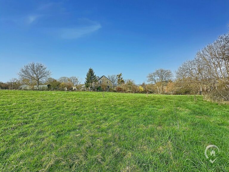 Condrogest - Superbe terrain plat idéalement située à Heyd