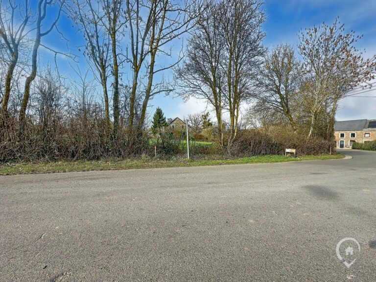 Condrogest - Superbe terrain plat idéalement située à Heyd