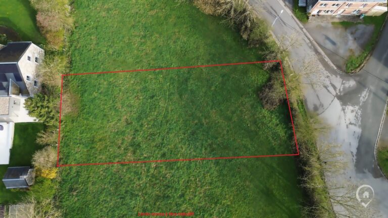 Condrogest - Superbe terrain plat idéalement située à Heyd