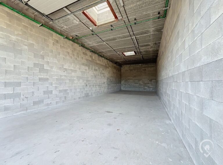 Condrogest - Entrepôt de 75 m² à louer dans le zoning d'Achêne