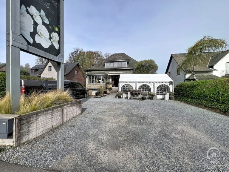 Condrogest - Maison à vendre sur la chaussée principale de Ciney