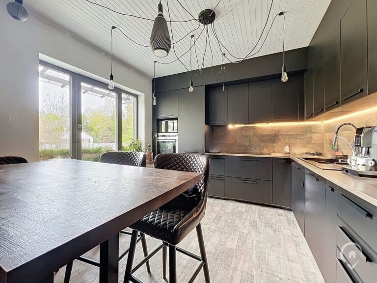 Condrogest - Maison à vendre sur la chaussée principale de Ciney