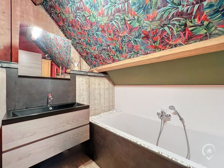 Condrogest - Maison à vendre sur la chaussée principale de Ciney