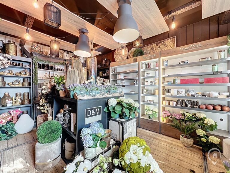 Condrogest - Commerce avec logement à vendre à Ciney, sur l'axe principal