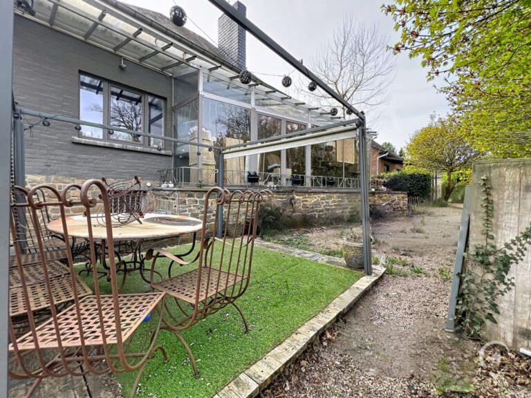 Condrogest - Commerce avec logement à vendre à Ciney, sur l'axe principal