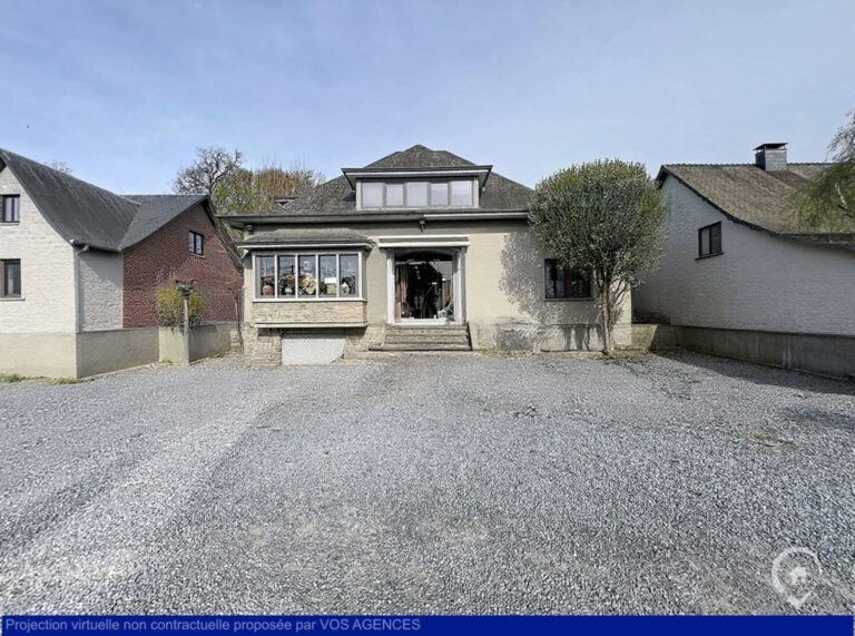 Condrogest - Commerce avec logement à vendre à Ciney, sur l'axe principal