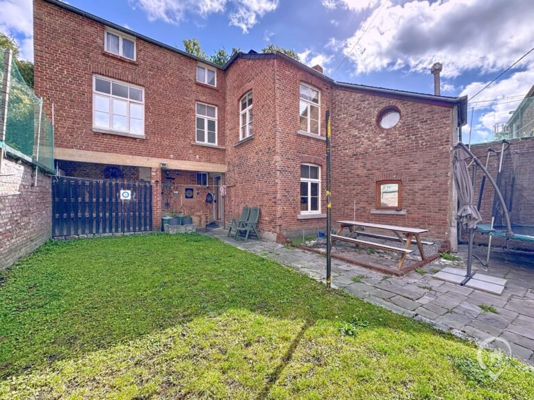 Condrogest - Maison 3 chambres au centre de Dinant à vendre