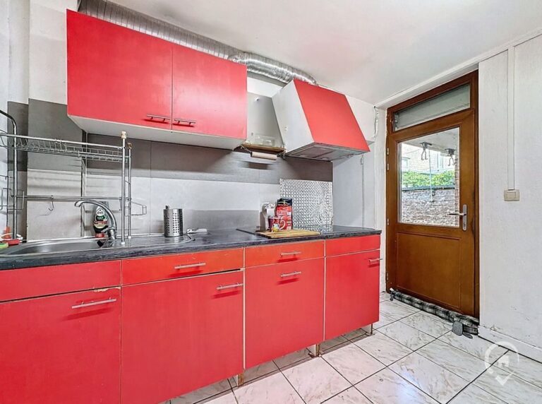 Condrogest - Maison 3 chambres au centre de Dinant à vendre