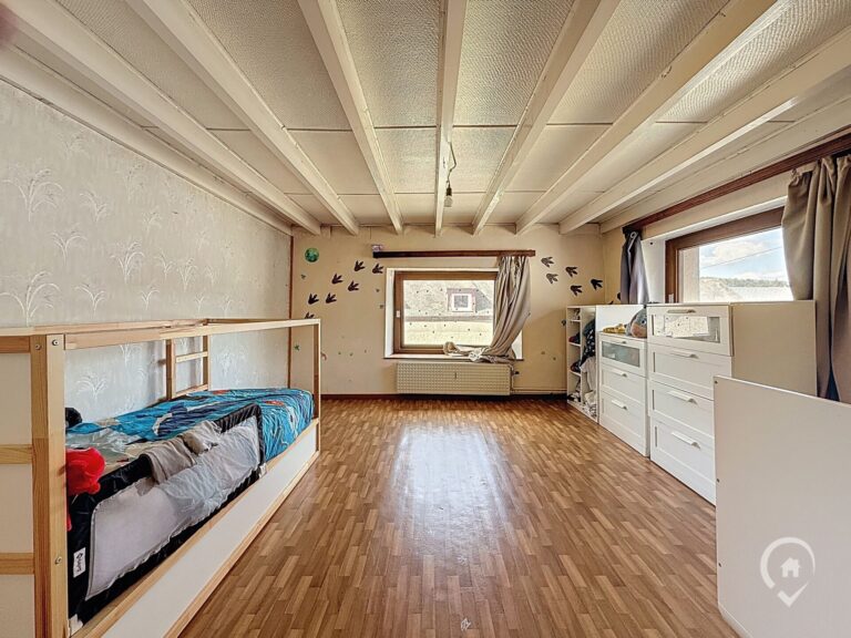 Condrogest - SOUS OPTION !!! Maison avec studio indépendant à rénover en ordre urbanistique