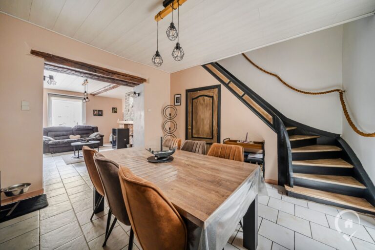 Condrogest - Maison en pierre du pays 2 chambres à vendre à Hastière