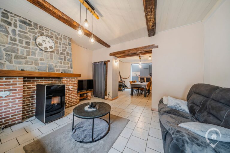 Condrogest - Maison en pierre du pays 2 chambres à vendre à Hastière