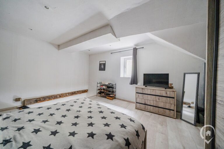 Condrogest - Maison en pierre du pays 2 chambres à vendre à Hastière