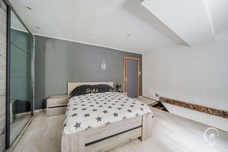 Condrogest - Maison en pierre du pays 2 chambres à vendre à Hastière