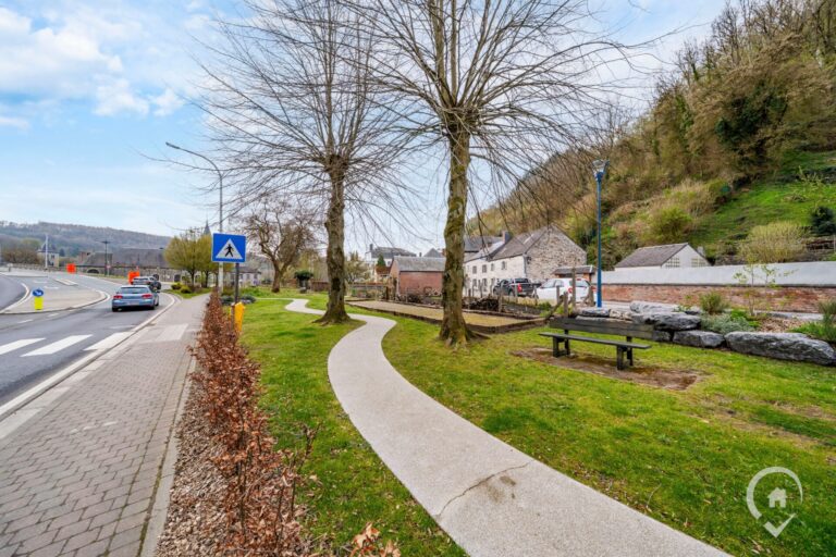 Condrogest - Maison en pierre du pays 2 chambres à vendre à Hastière
