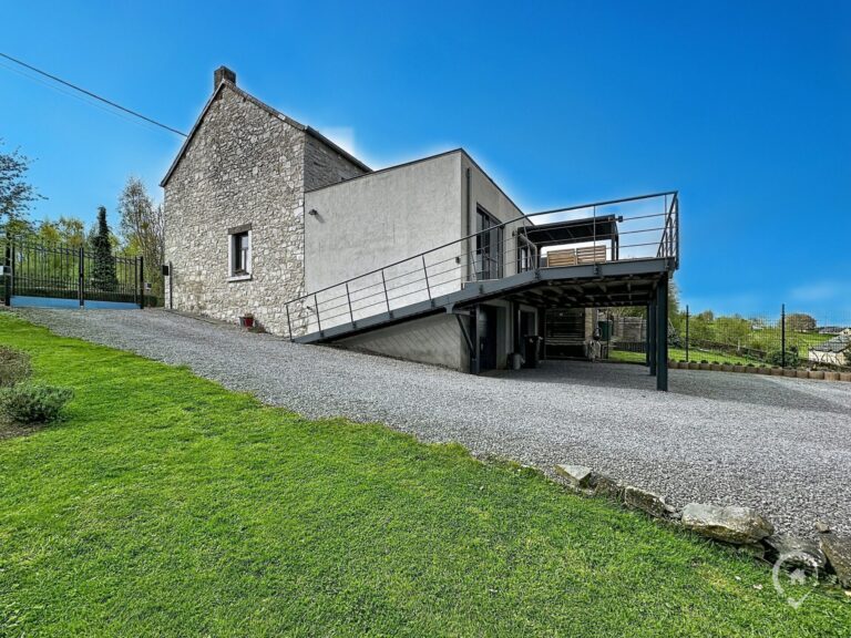 Condrogest - Maison en pierre 3 chambres à vendre à Fays