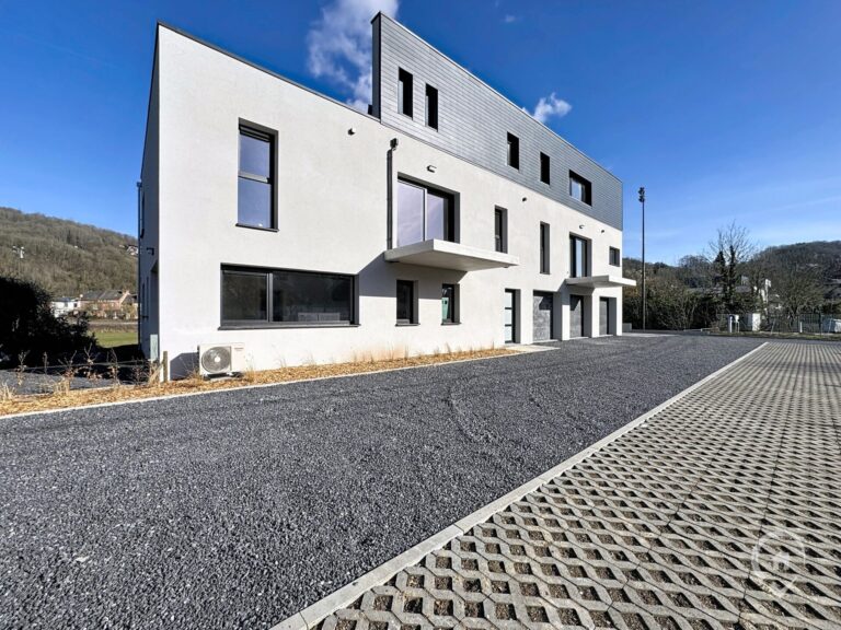 Condrogest - Appartement rez 3 chambres avec jardin à vendre à Yvoir