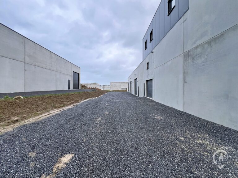 Condrogest - Hall industriel à louer dans le zoning de Sorinnes - Dinant