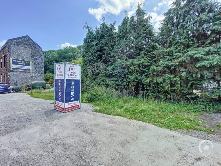 Condrogest - Terrain à bâtir à vendre à proximité du centre de Dinant