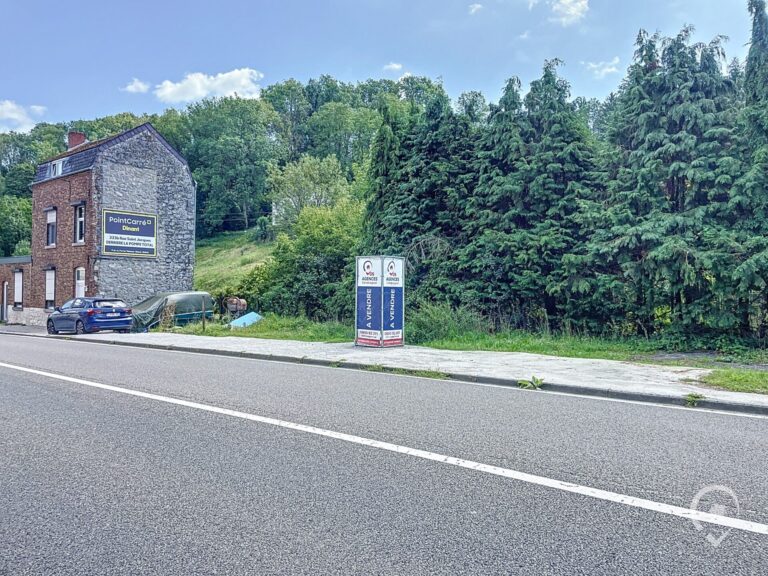 Condrogest - Terrain à bâtir à vendre à proximité du centre de Dinant