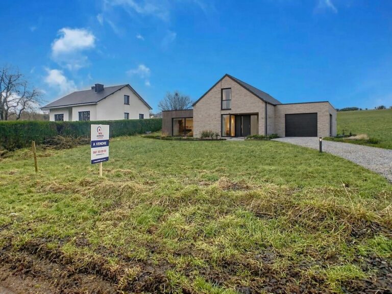Condrogest - Belle parcelle à bâtir de 9 ares à vendre à Bertrix