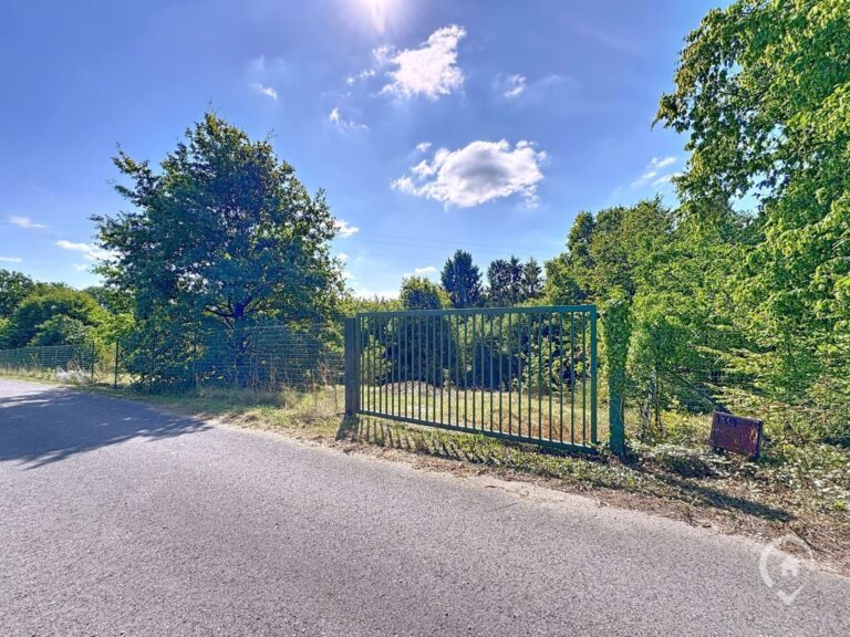 Condrogest - Terrain de 35 ares à vendre à Hastière