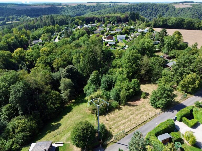 Condrogest - Terrain de 35 ares à vendre à Hastière