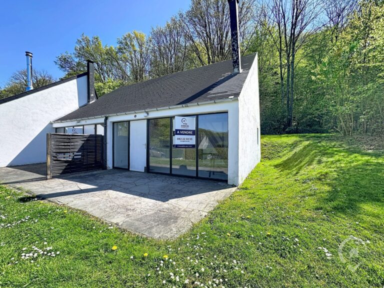 Condrogest - Bungalow 2 chambres sur les hauteurs d'Hastière à vendre