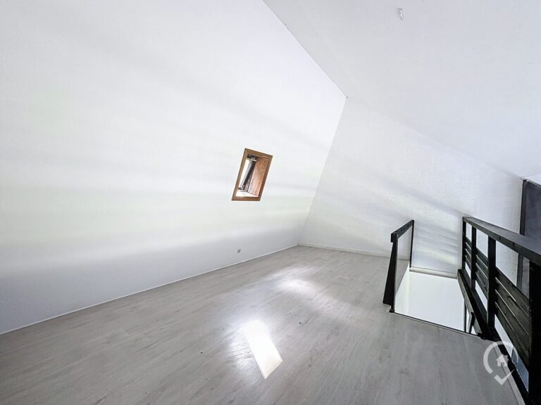 Condrogest - Bungalow 2 chambres sur les hauteurs d'Hastière à vendre