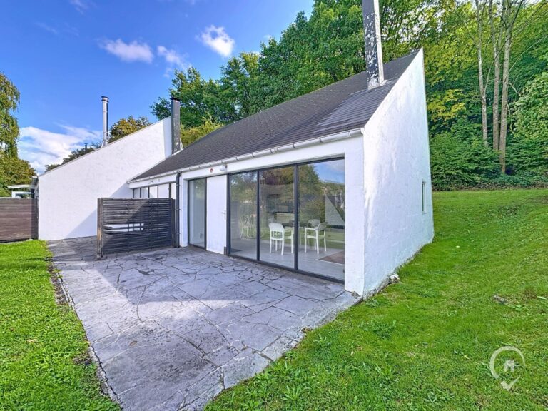 Condrogest - Bungalow 2 chambres sur les hauteurs d'Hastière à vendre